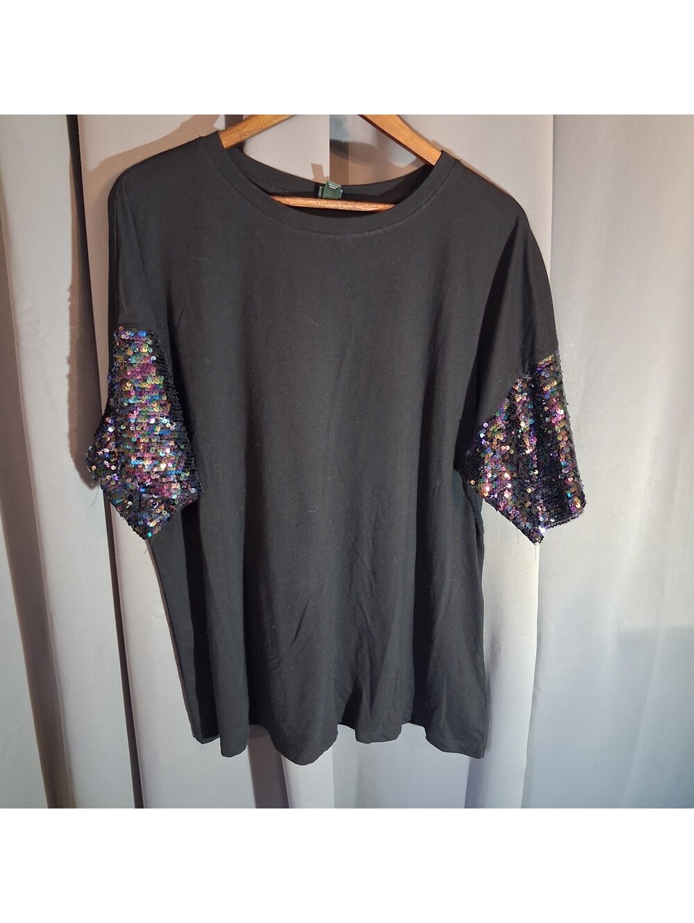 Wild Fable Black T-Shirt with Sequin Sleeves XXL